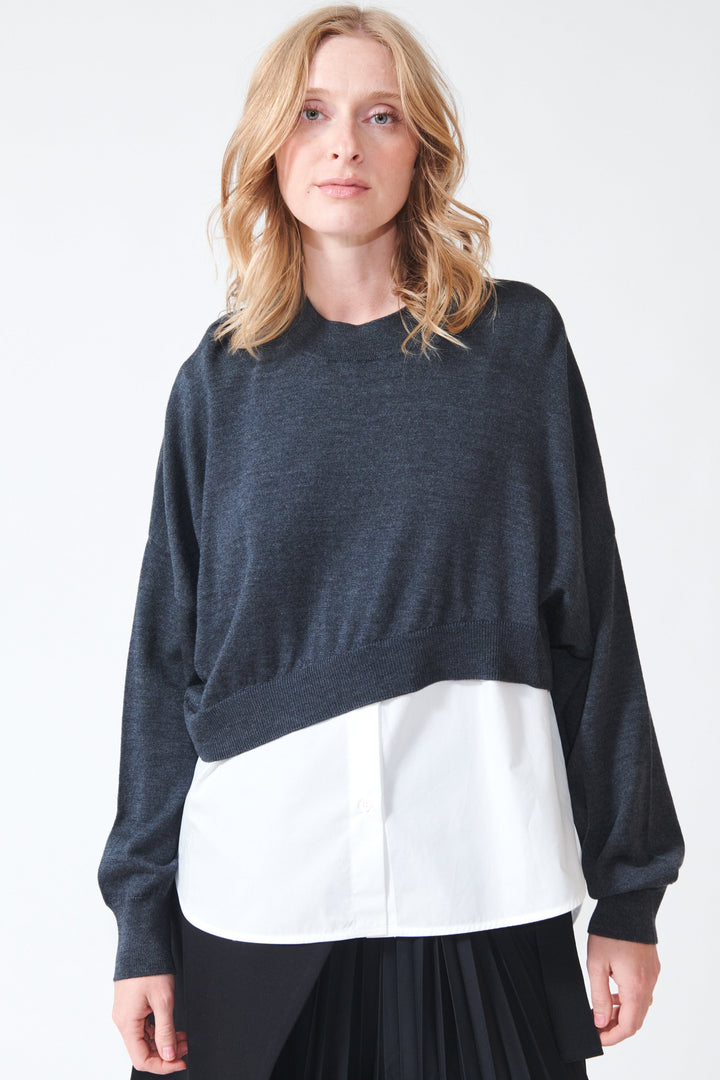 Madi wearing Meimeij Wool Wave Crop Knit Over Sleeveless Poplin Duo front view