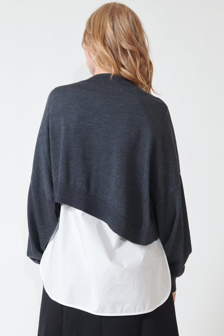 Madi wearing Meimeij Wool Wave Crop Knit Over Sleeveless Poplin Duo rear view