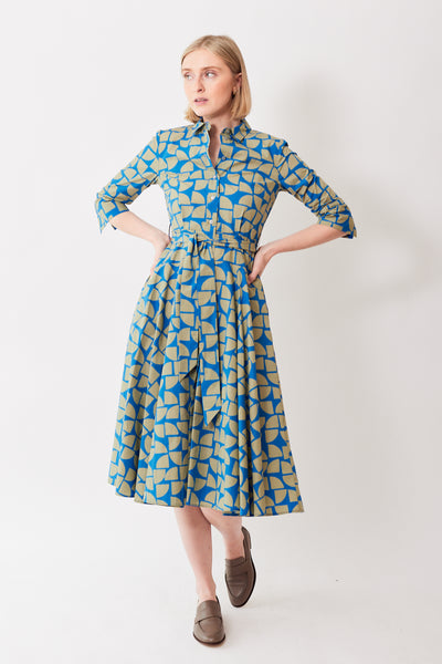 Madi wearing Rosso 35 Mid Sleeve Cotton Print Belted Dress With Pockets front view