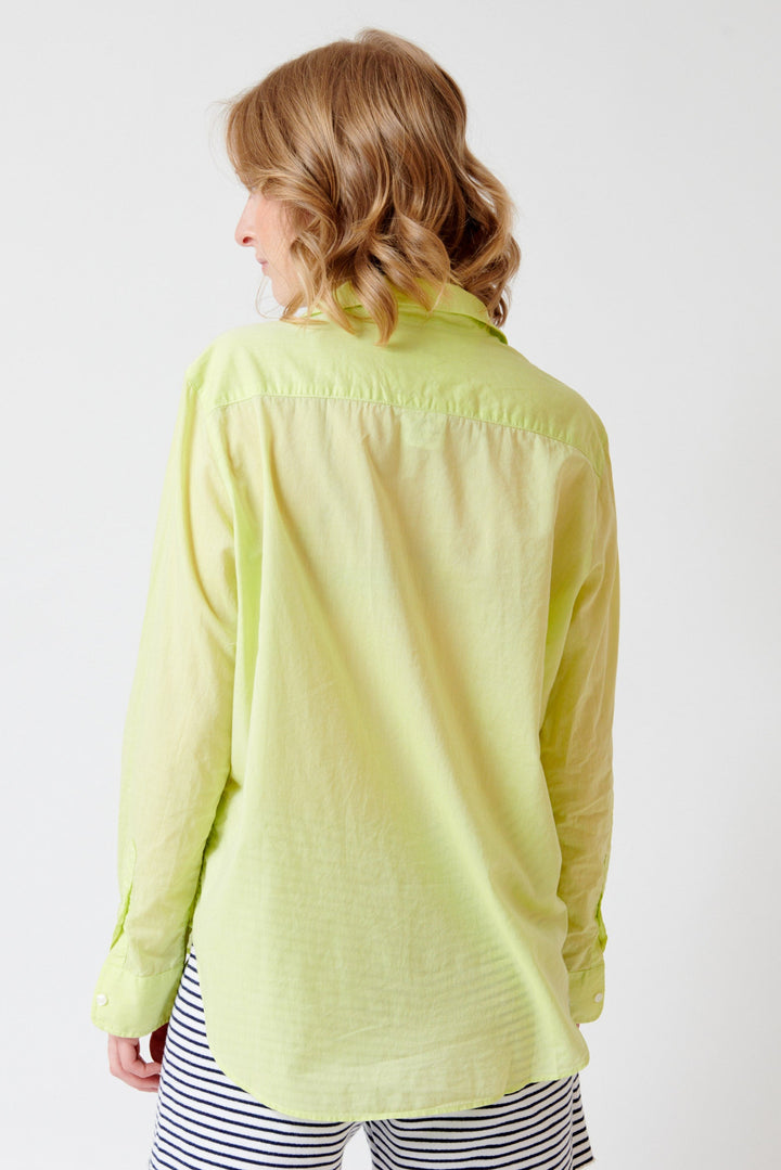 Madi wearing Frank & Eileen Eileen Woven Button Up rear view