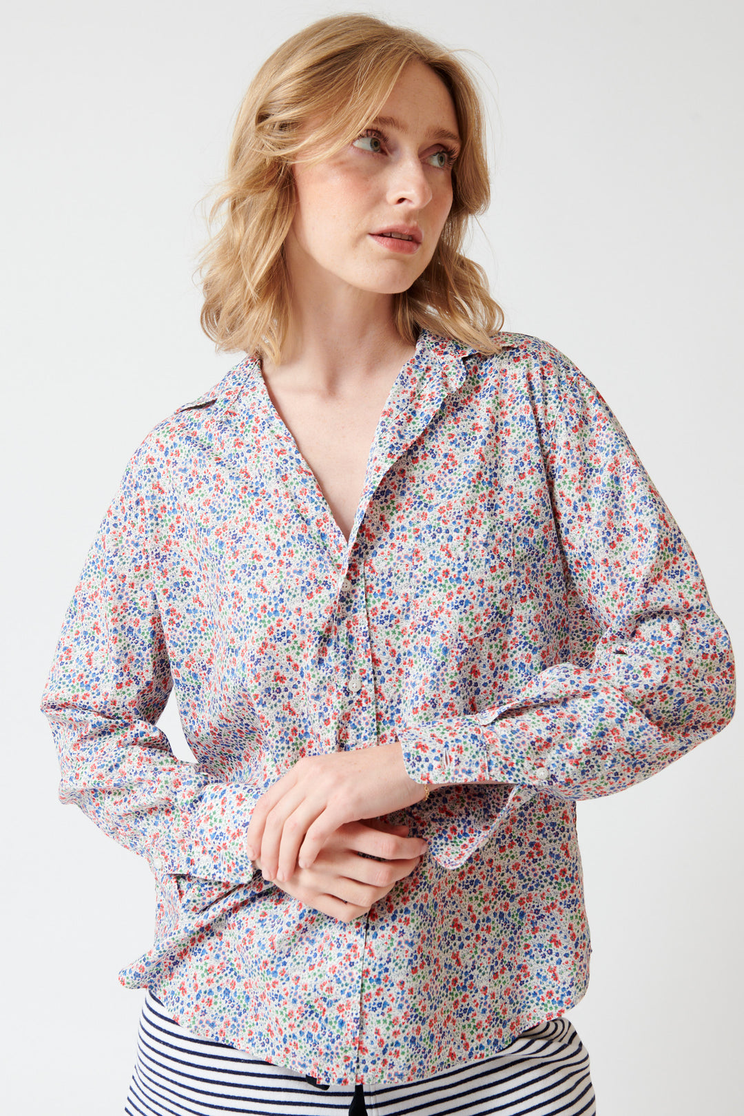 Madi wearing Frank & Eileen Eileen Relaxed Button Up Shirt front view