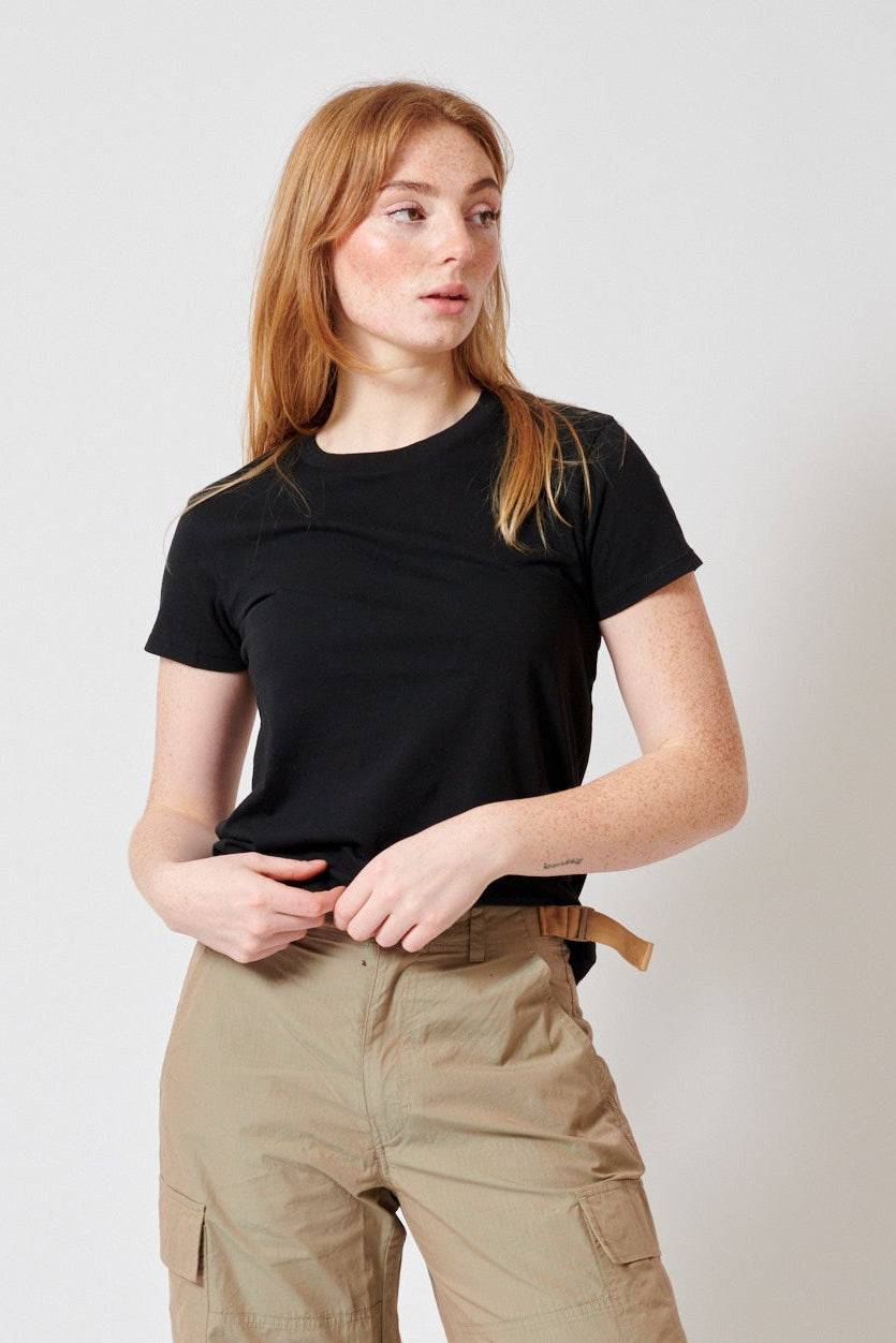 Waverly wearing 6397 Mini Boy Tee Jet front view