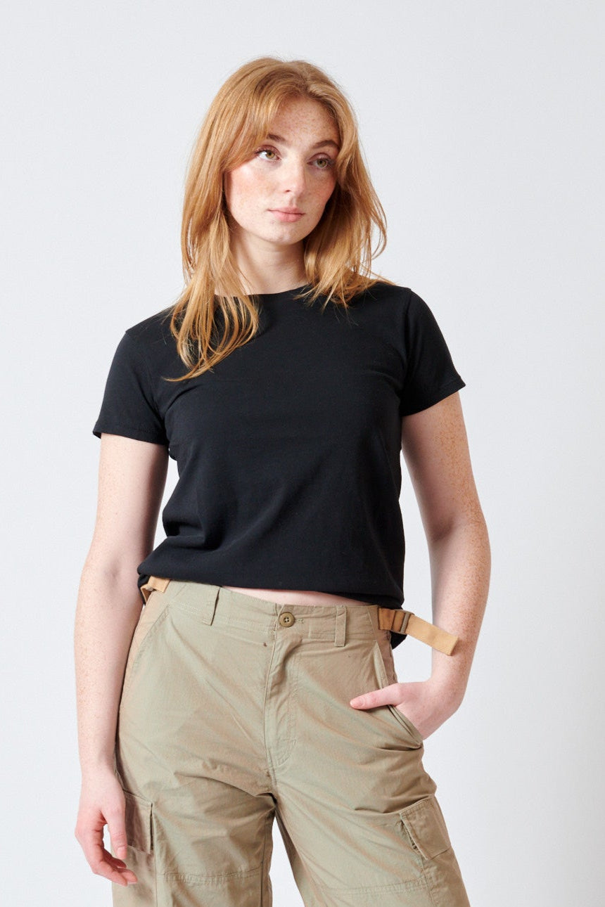 Waverly wearing 6397 Mini Boy Tee Jet front view