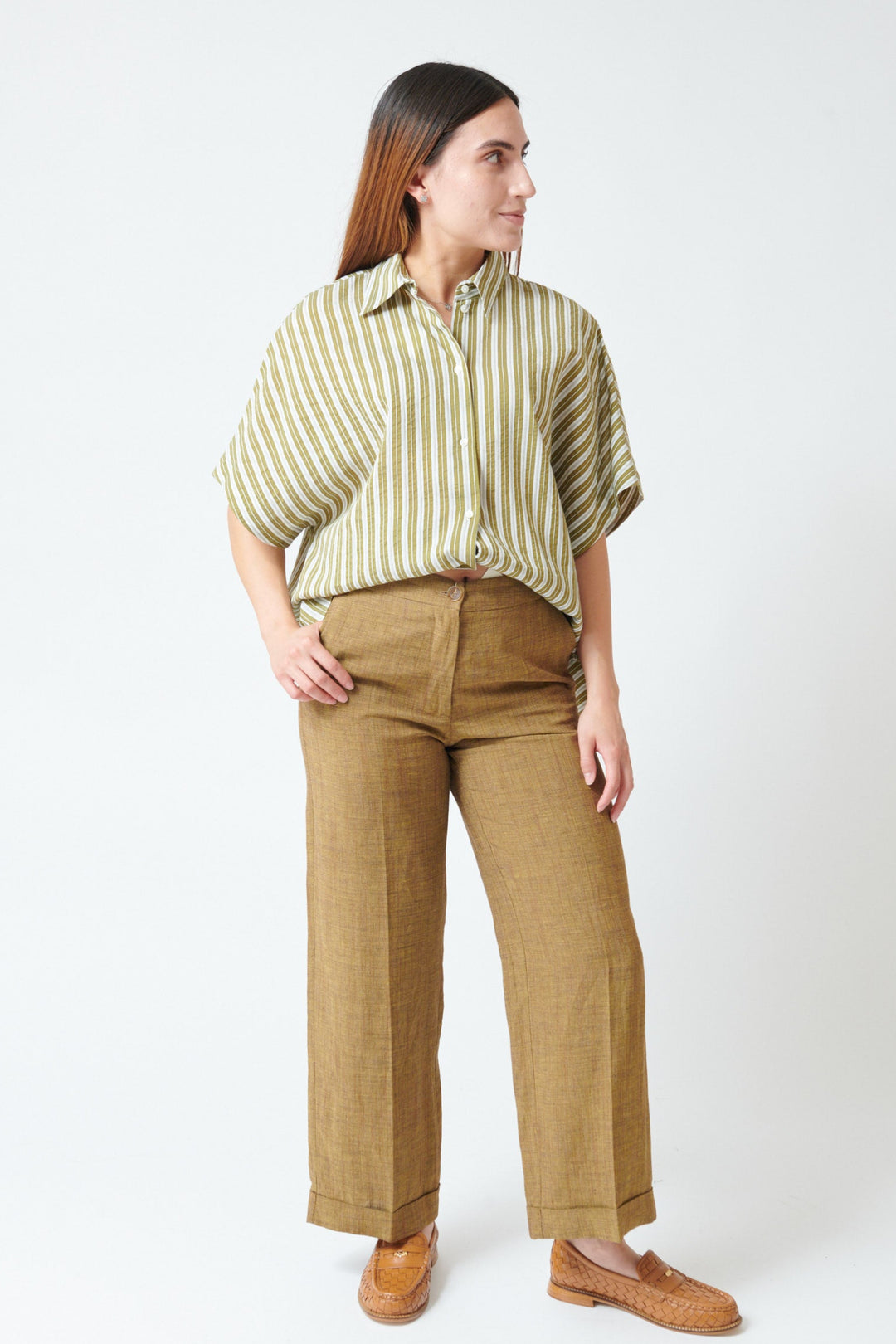 Maria wearing Momoni Thiago Pant front view