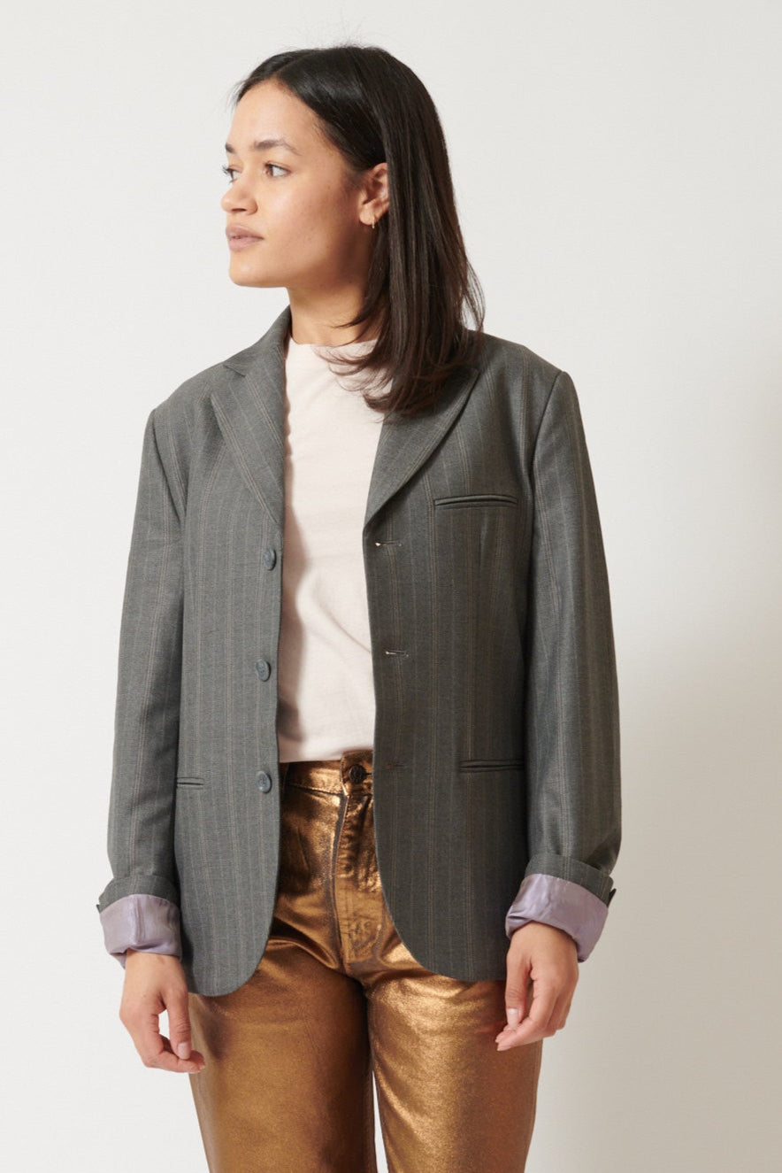 Amanda wearing 6397 L E S Blazer front view