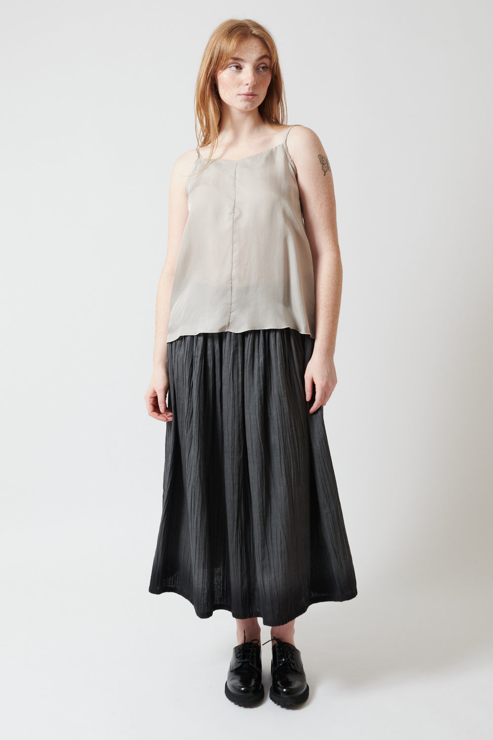 Waverly wearing Evam Eva Linen Gradation Skirt front view