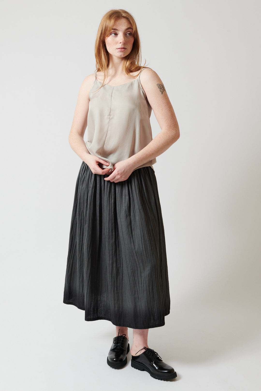 Waverly wearing Evam Eva Linen Gradation Skirt front view