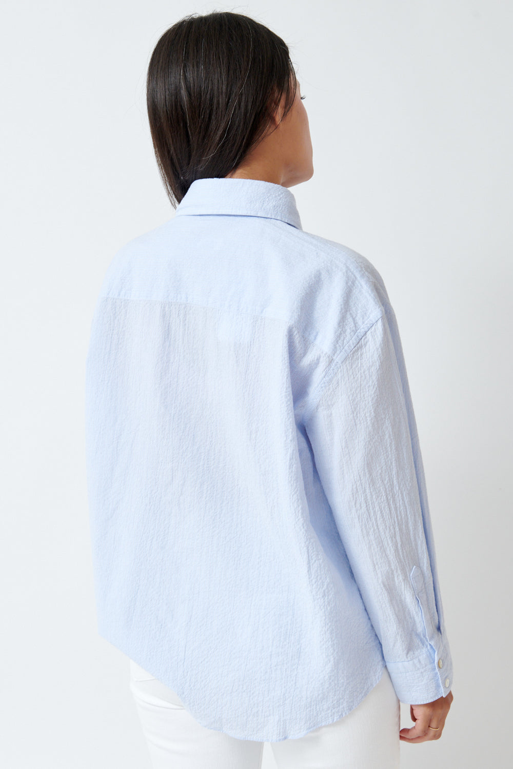 Amanda wearing Giangi Jay Boxy Fit Shirt rear view
