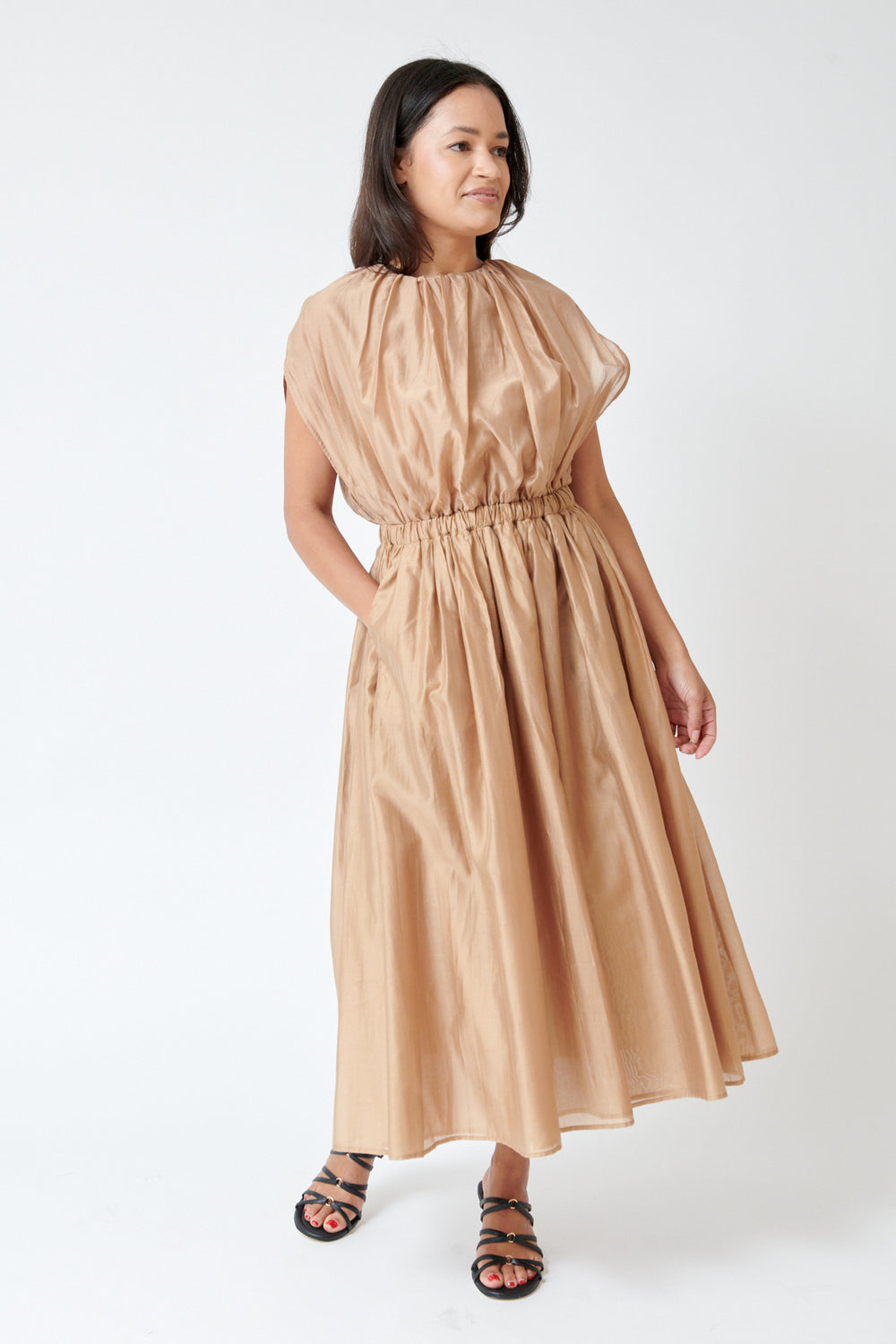 Amanda wearing Meimeij Lined Dress With Pockets front view