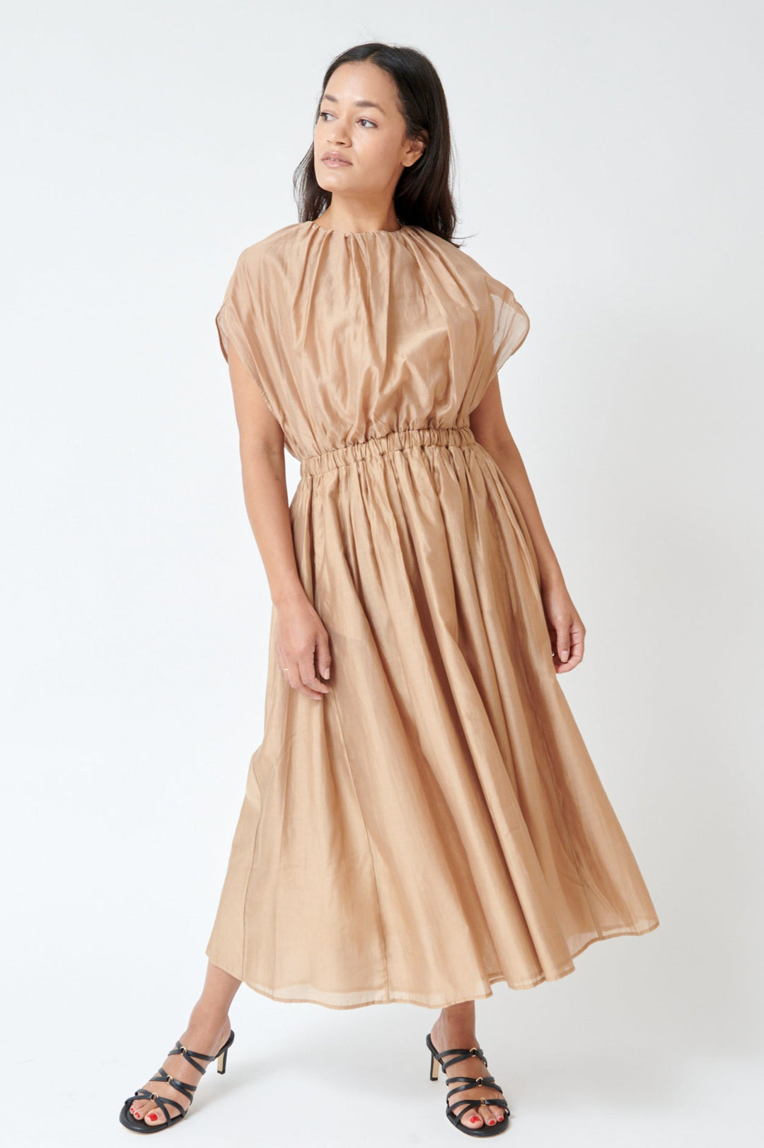 Amanda wearing Meimeij Lined Dress With Pockets front view