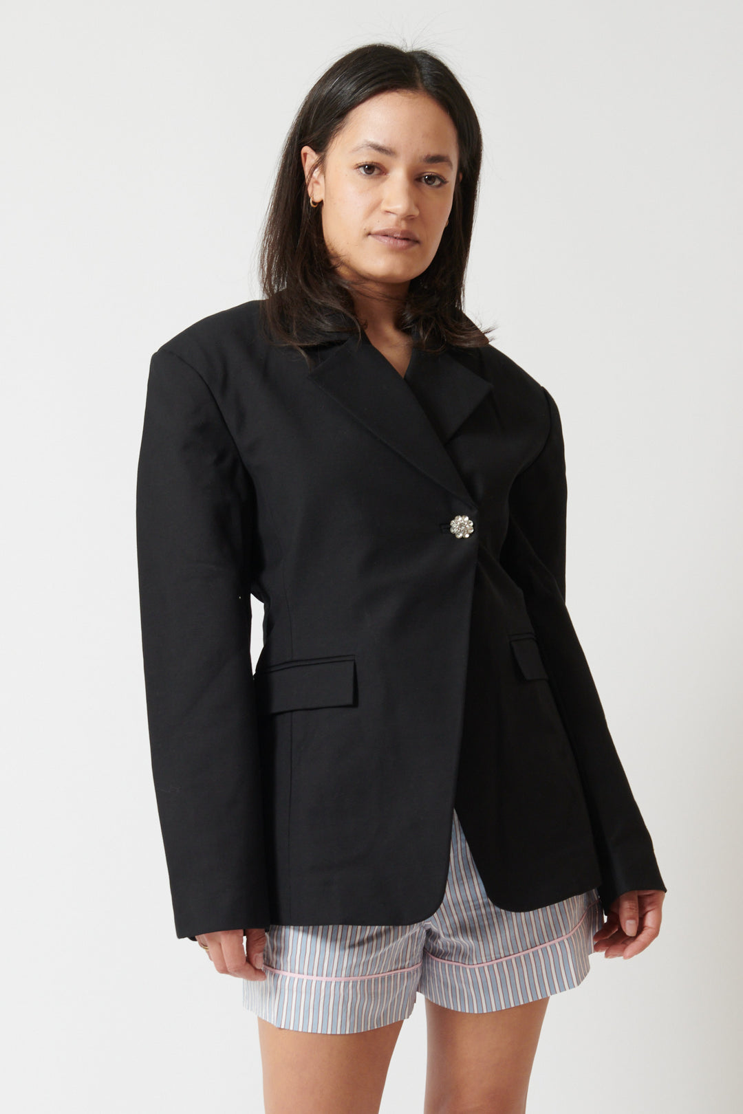 Amanda wearing Ganni Heavy Cotton Tailoring Blazer front view