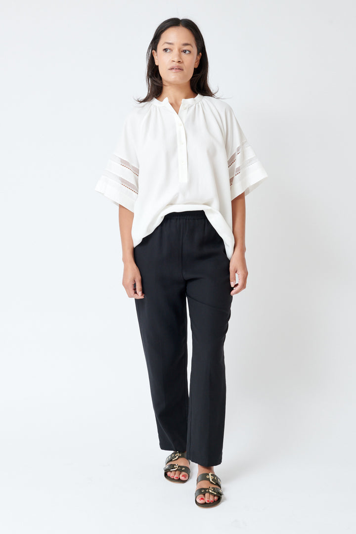 Amanda wearing SFIZIO Garment Dyed Pull On Pant front view