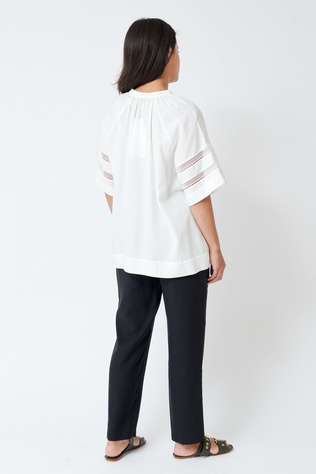 Amanda wearing SFIZIO Garment Dyed Pull On Pant rear view