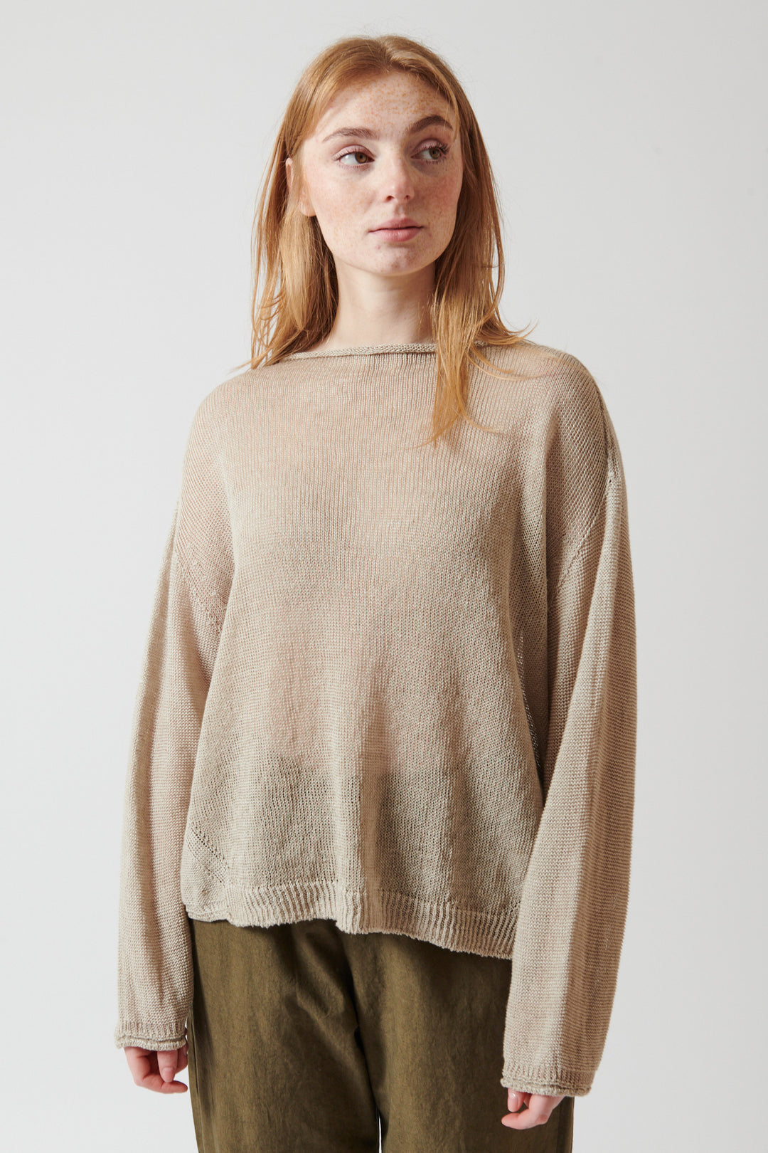 Waverly wearing Pas de Calais Normandy Vintage Linen Pullover front view