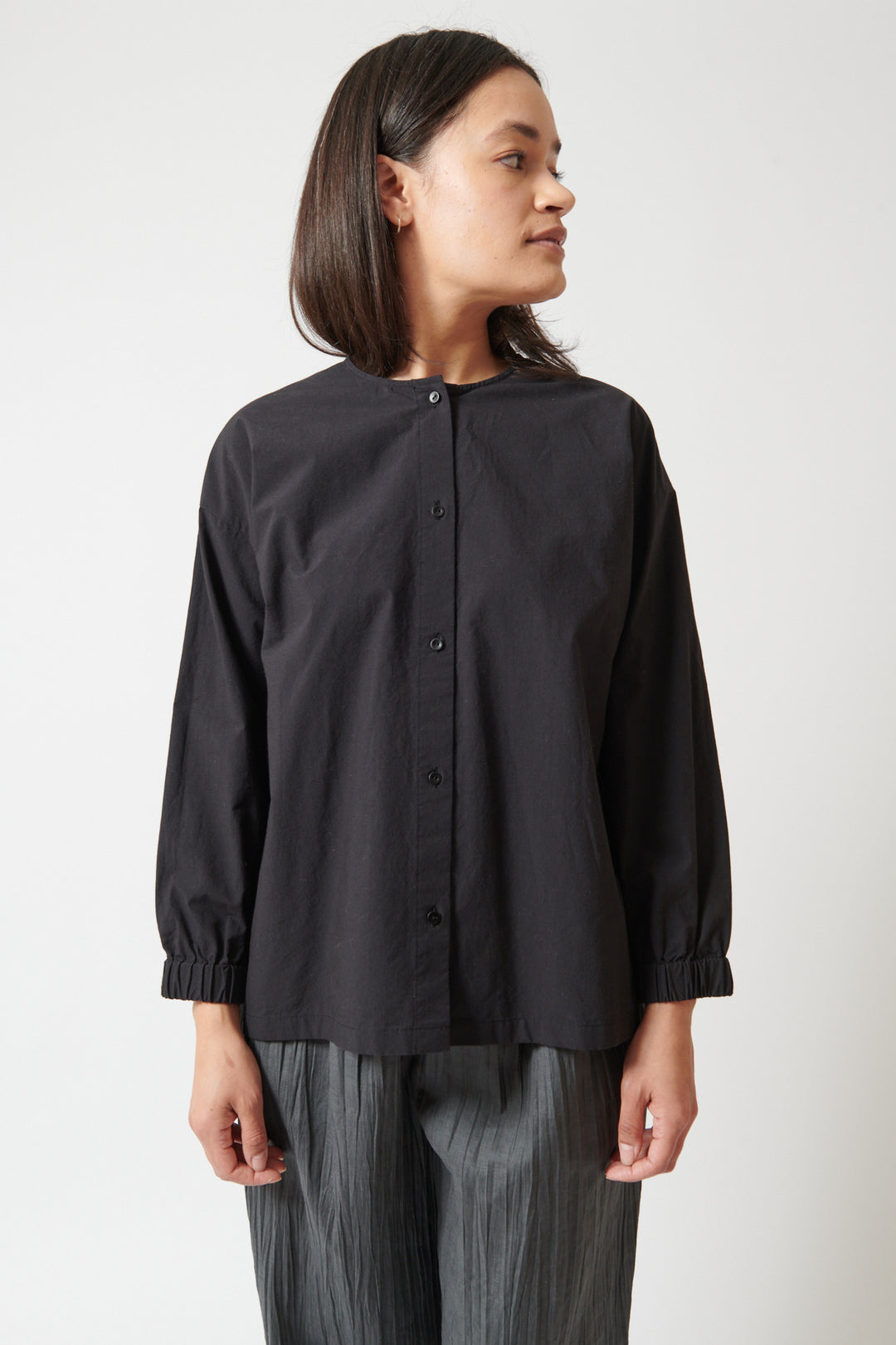 Amanda wearing Evam Eva Cotton No Collar Shirt front view