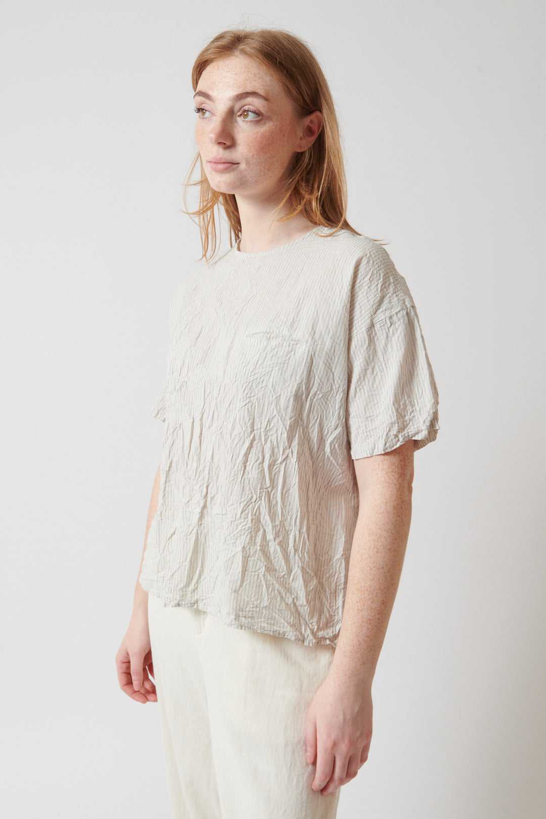 Waverly wearing Pas de Calais Cotton Linen Stripe Pullover Shirt front view