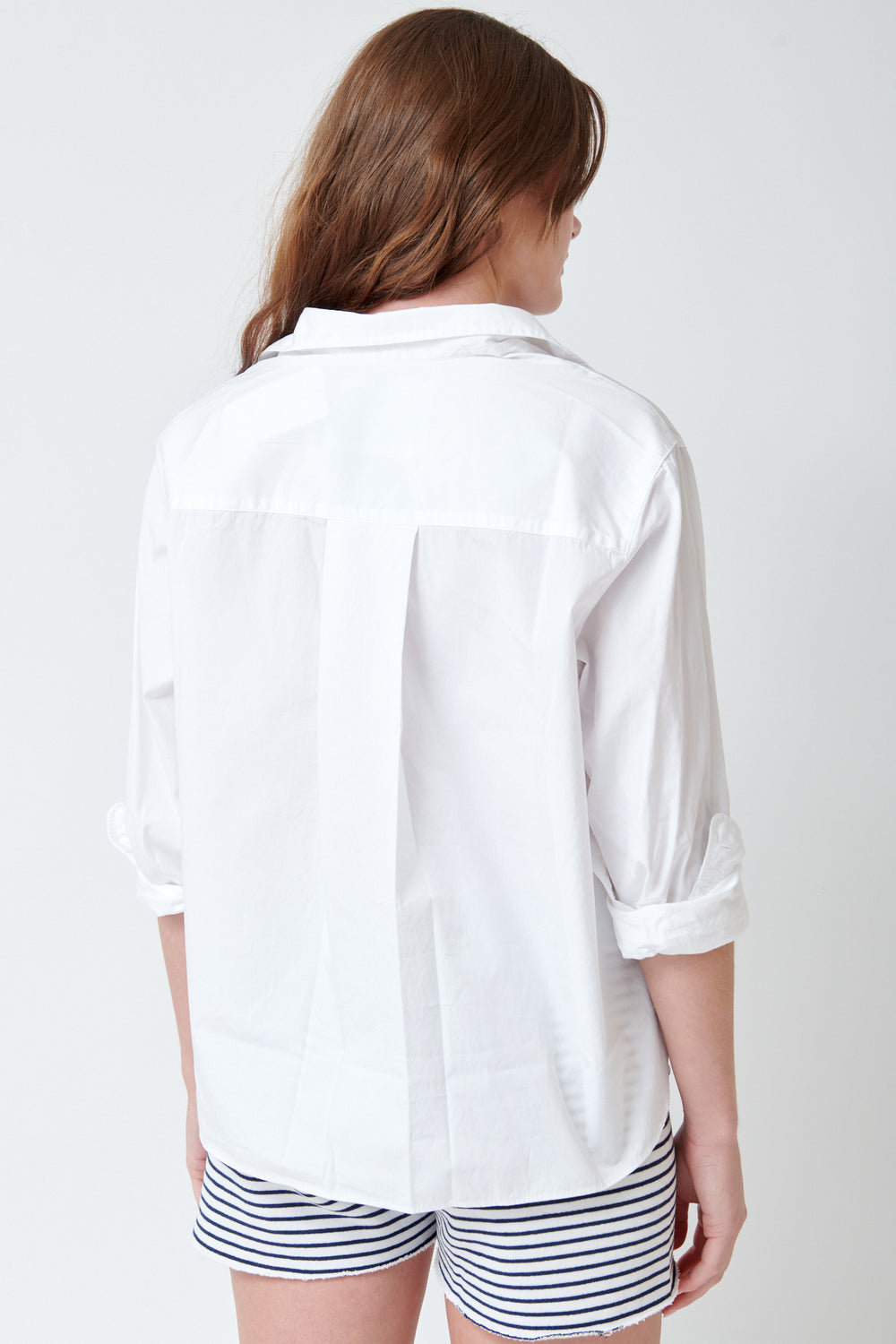 Julia wearing Frank & Eileen Silvio L/S Button Down rear view