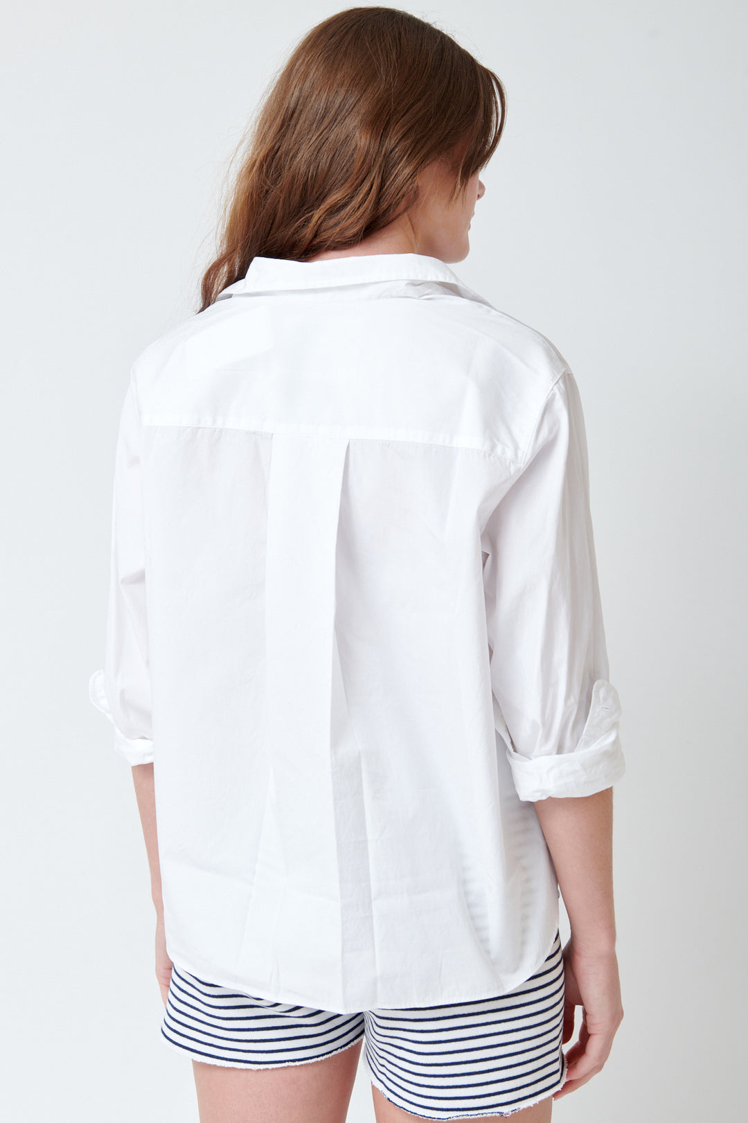 Julia wearing Frank & Eileen Silvio L/S Button Down rear view