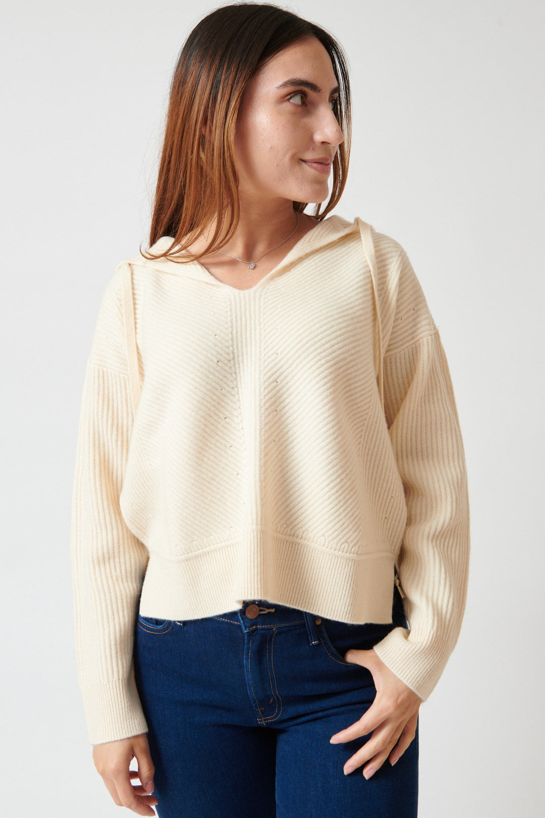 Maria wearing KUJTEN Niki Hooded Pullover front view