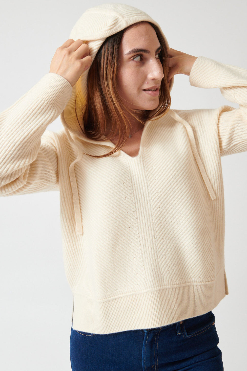 Maria wearing KUJTEN Niki Hooded Pullover front view