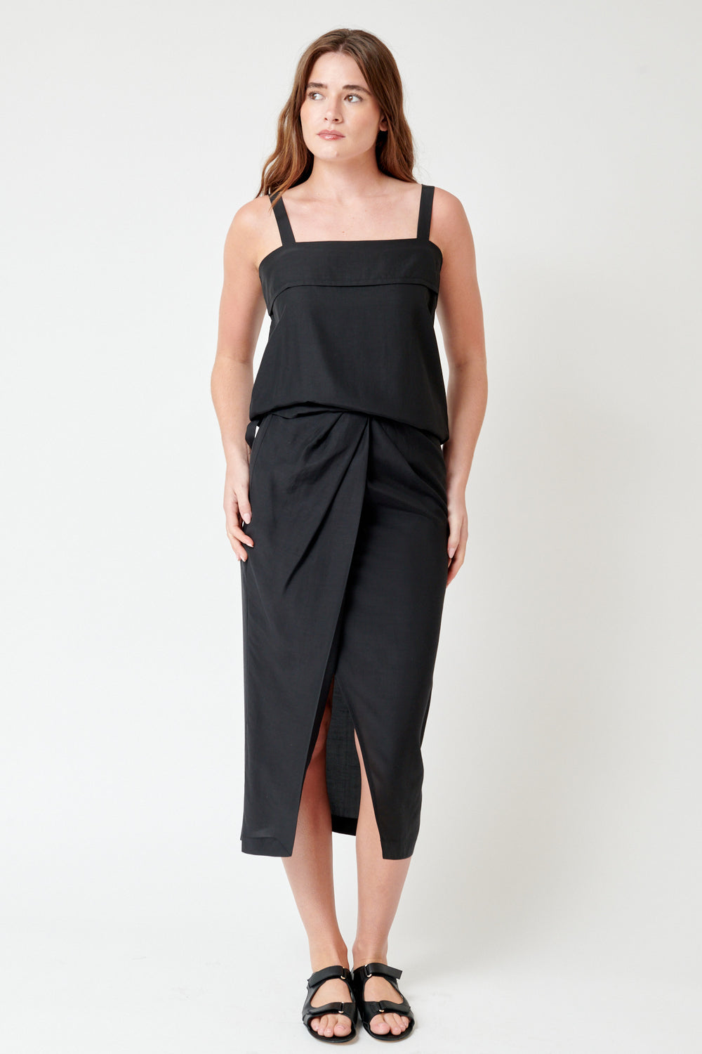 Julia wearing Tela Giordana Skirt front view