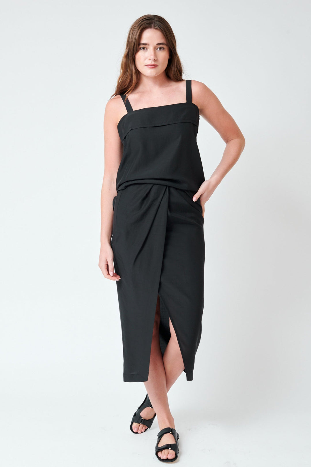 Julia wearing Tela Giordana Skirt front view