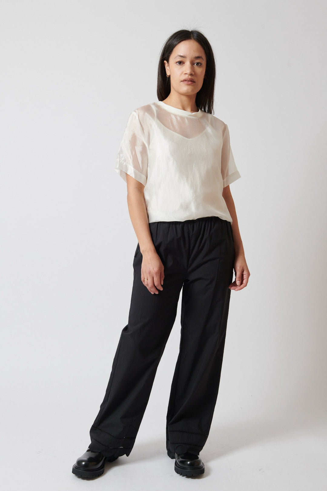 Amanda wearing The Garment Kirsten Pants front view
