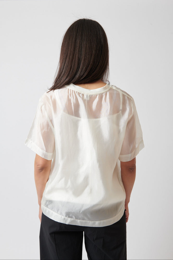 Amanda wearing The Garment Gilian Tee rear view