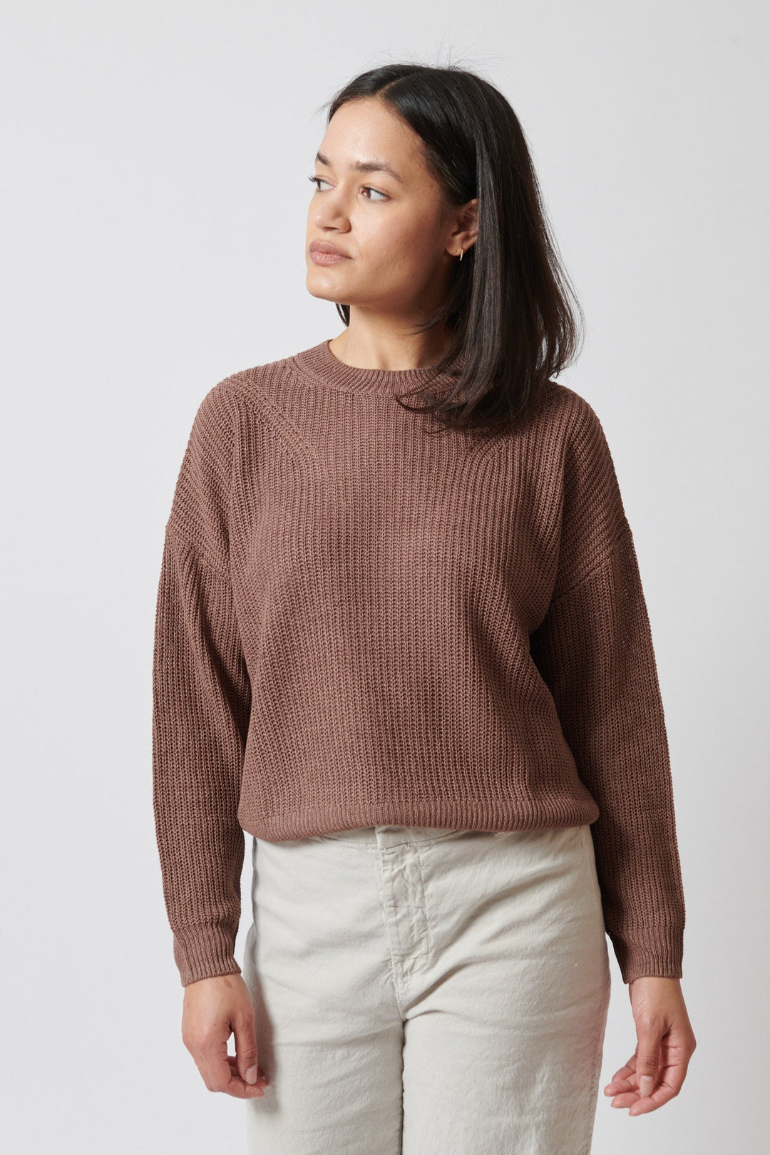 Amanda wearing White + Warren English Rib Crew Neck front view