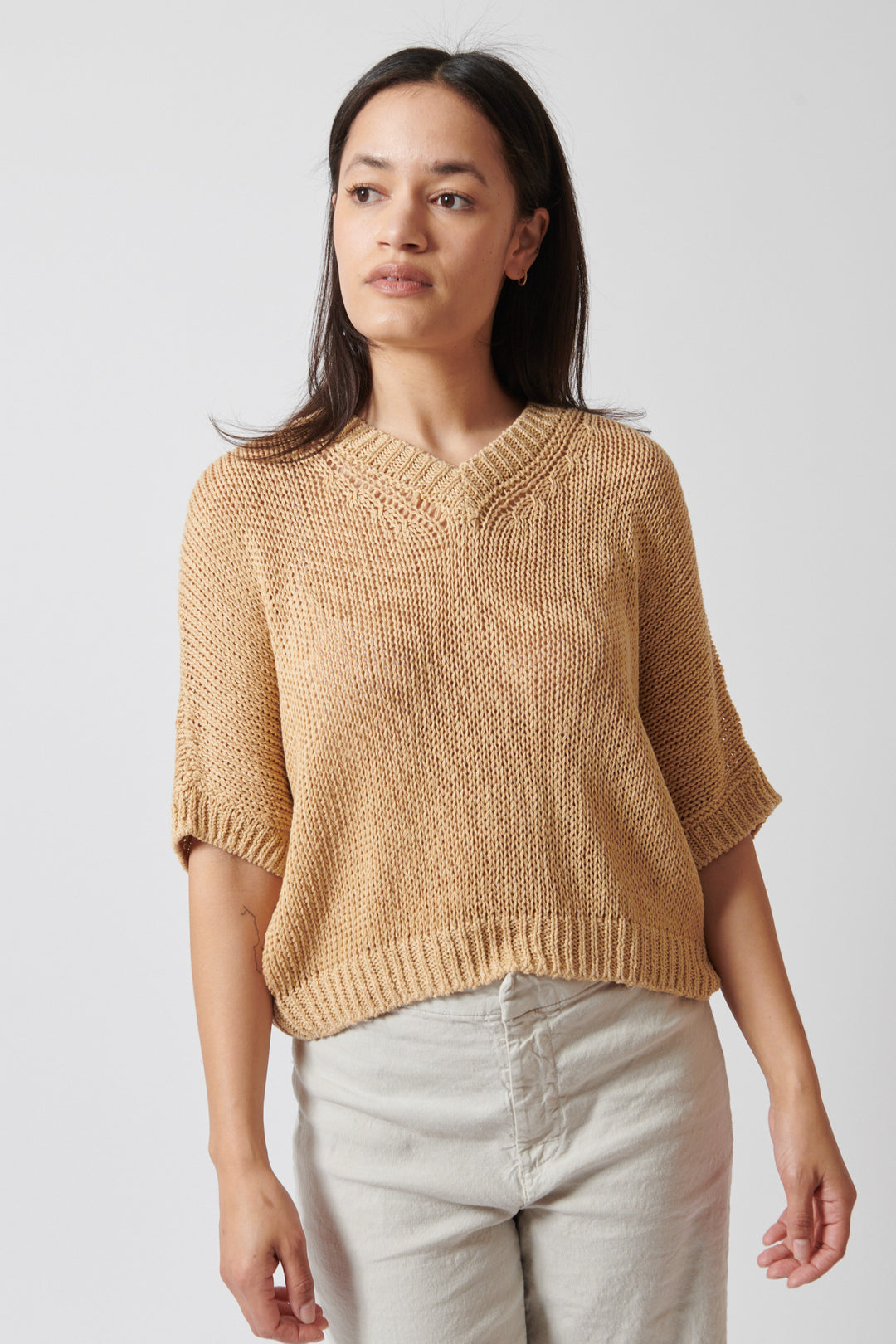 Amanda wearing Base Linen Cotton Short Sleeve Dolman Vee front view