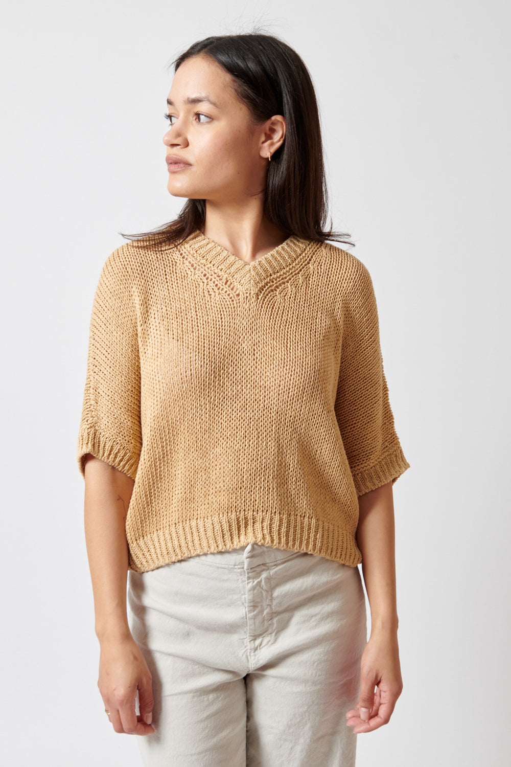 Amanda wearing Base Linen Cotton Short Sleeve Dolman Vee front view