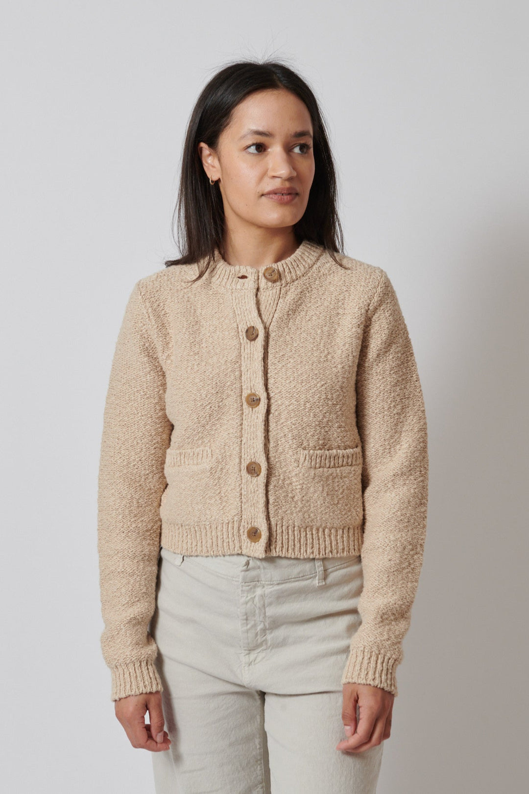 Amanda wearing White + Warren Cotton Slub Pocket Cardigan front view