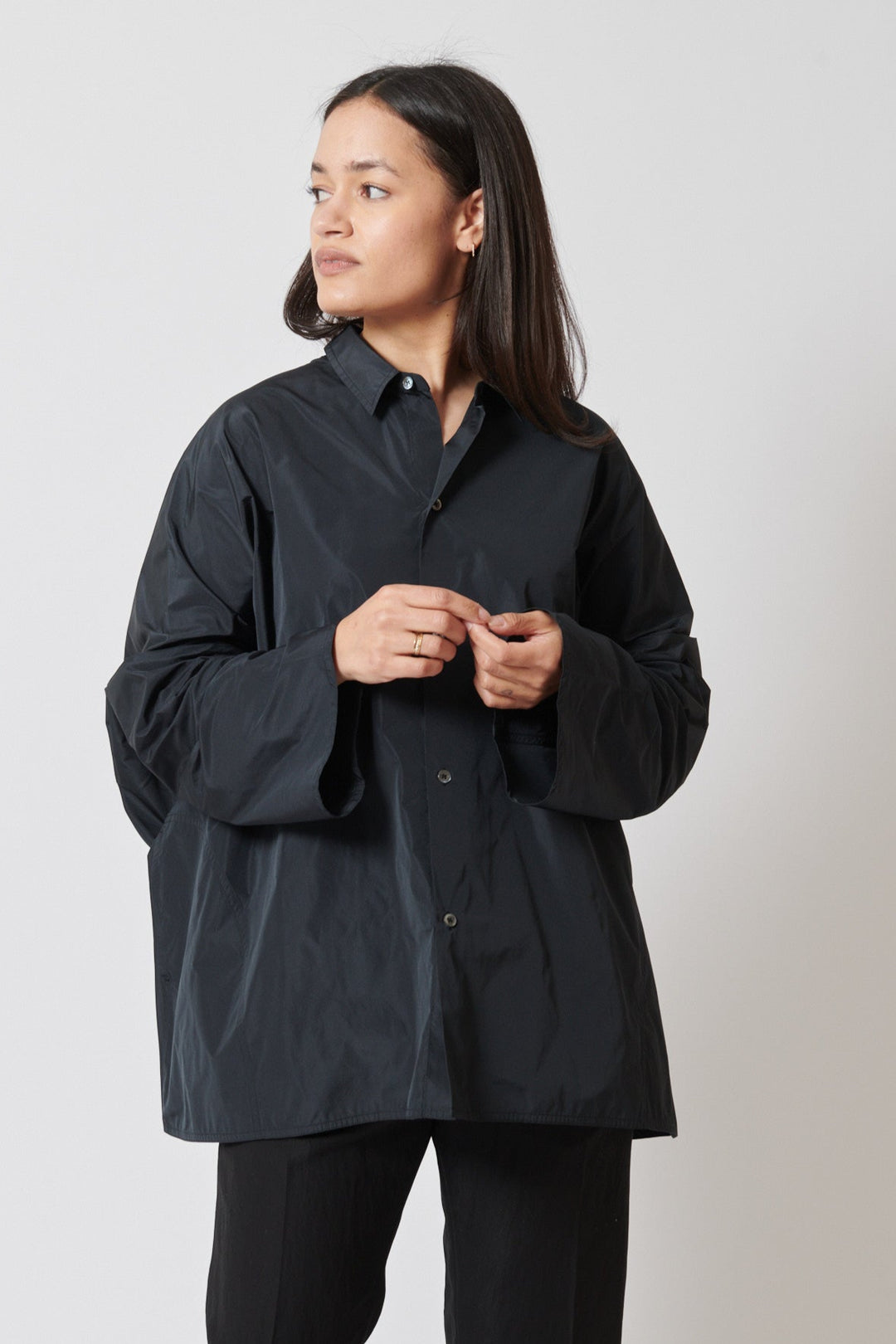Amanda wearing Sofie D'Hoore Binan Long Sleeve Shirt With 2 Side Pockets front view