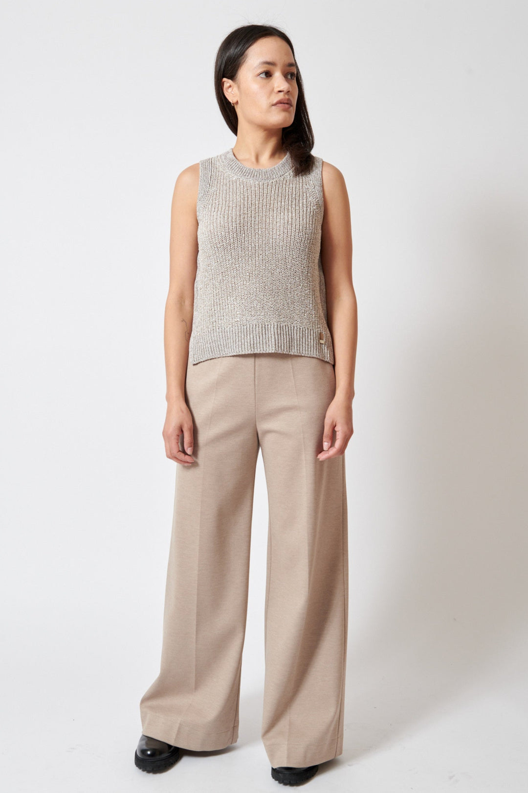 Amanda wearing Harris Wharf Loro Piana Diagonal Crafted Flared Trousers front view