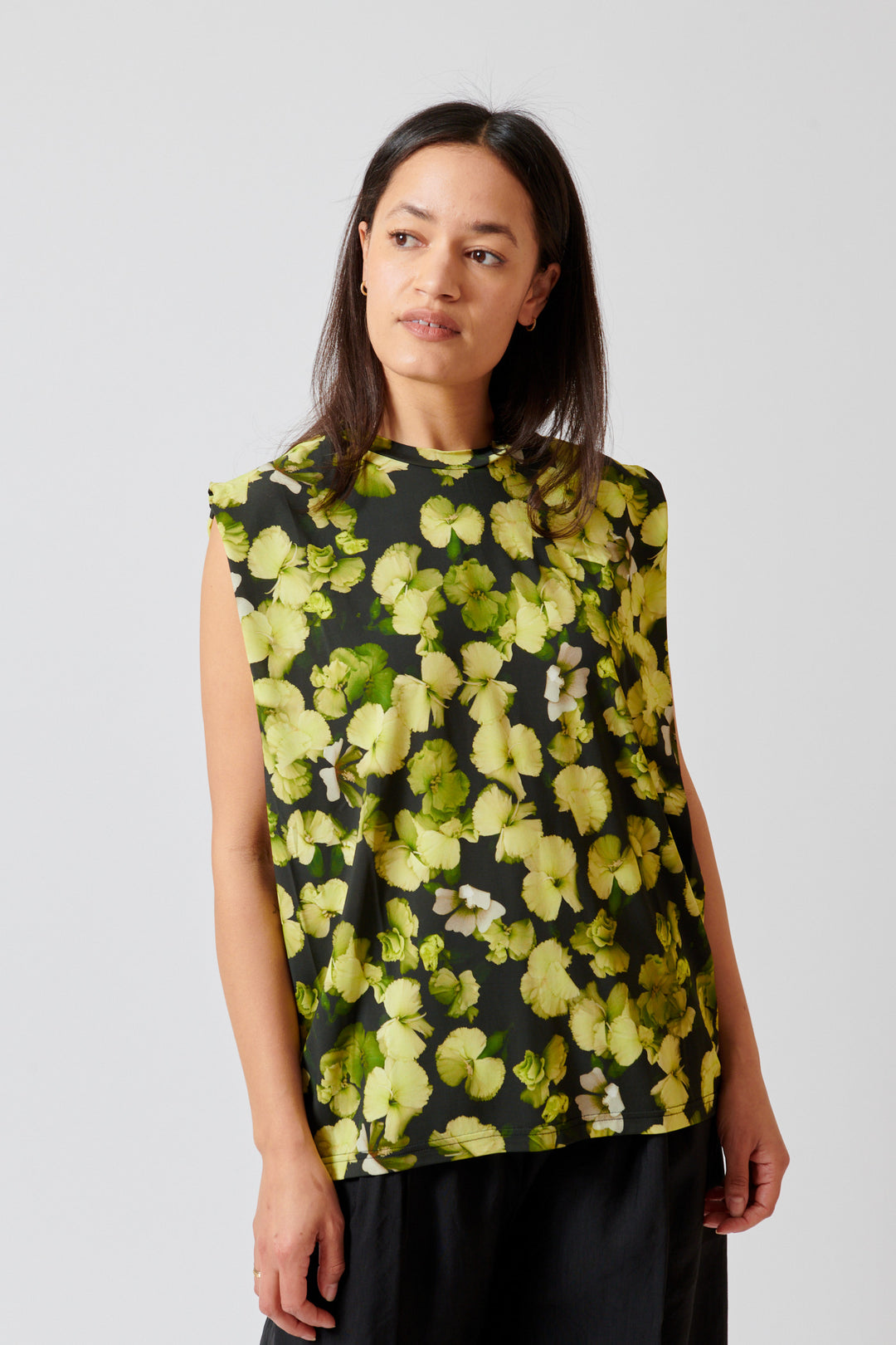 Amanda wearing Christian Wijnants Tabansir Sleeveless Jersey Shoulder Pleat Top front view