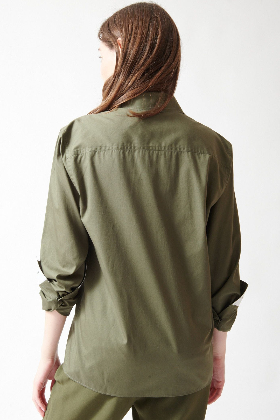 Angela wearing N°21 Raw Edge Ranger Shirt rear view