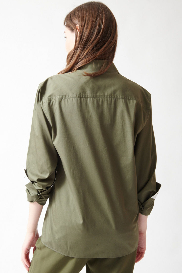 Angela wearing N°21 Raw Edge Ranger Shirt rear view