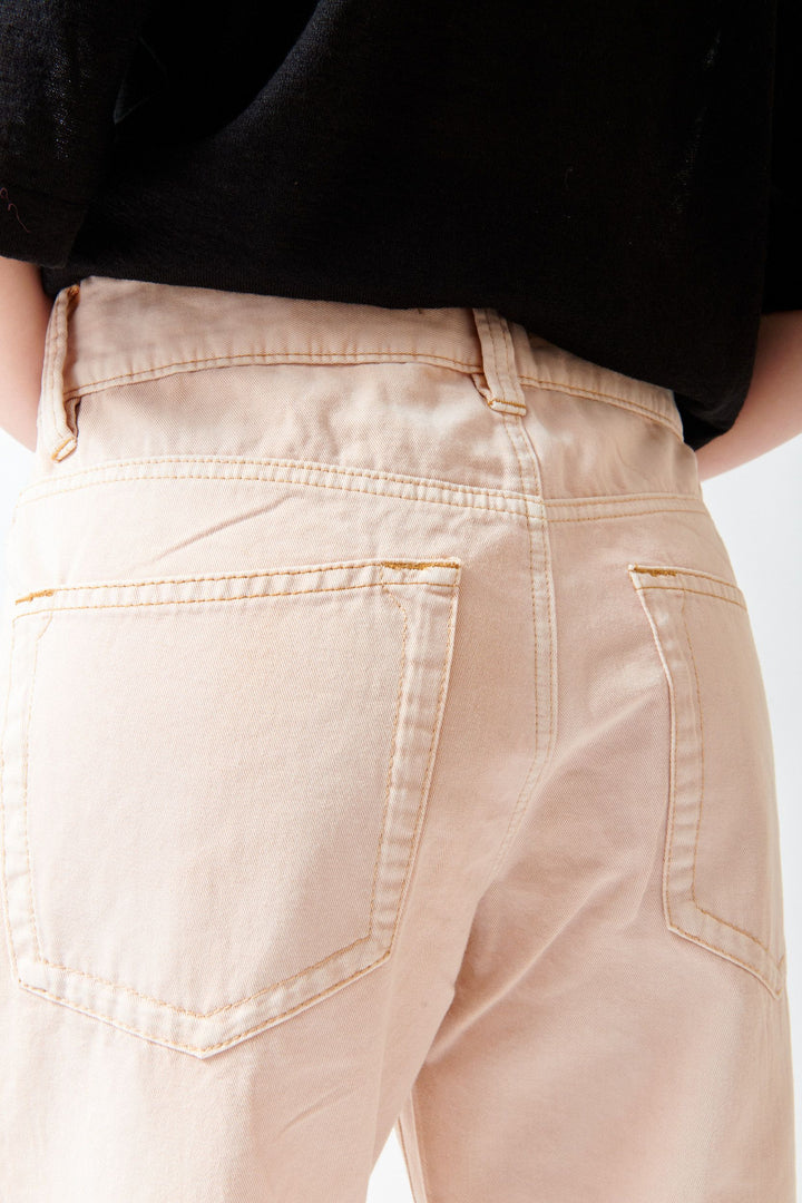 Angela wearing 6397 Icon Pant rear/ detail view