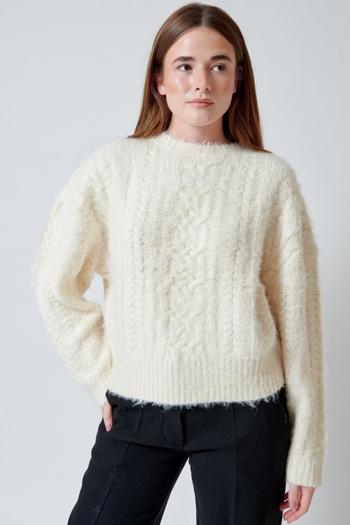 Model wearing 6397 Clyde Cable front view