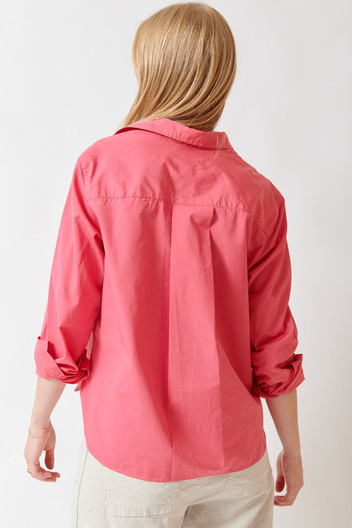 Madi wearing Frank & Eileen Silvio Untuckable Button Up Shirt rear view