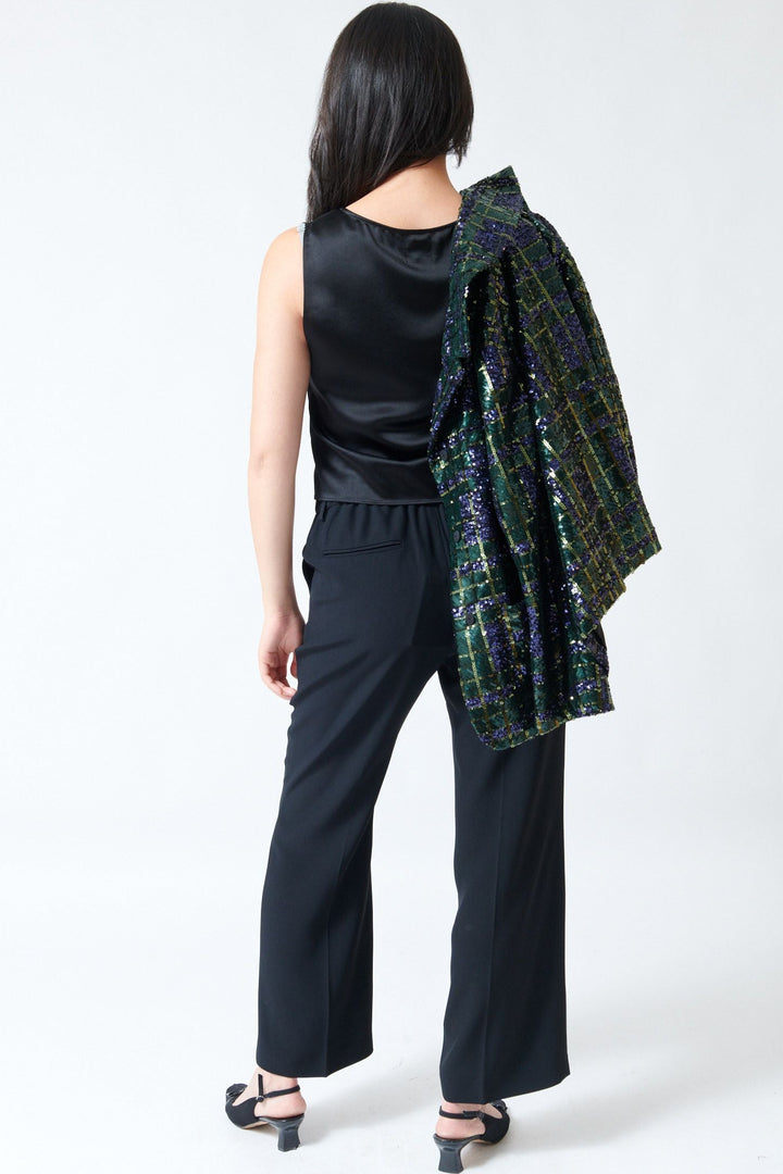 Lilly wearing N°21 Viscose Acetate Elastic Back Pant rear view