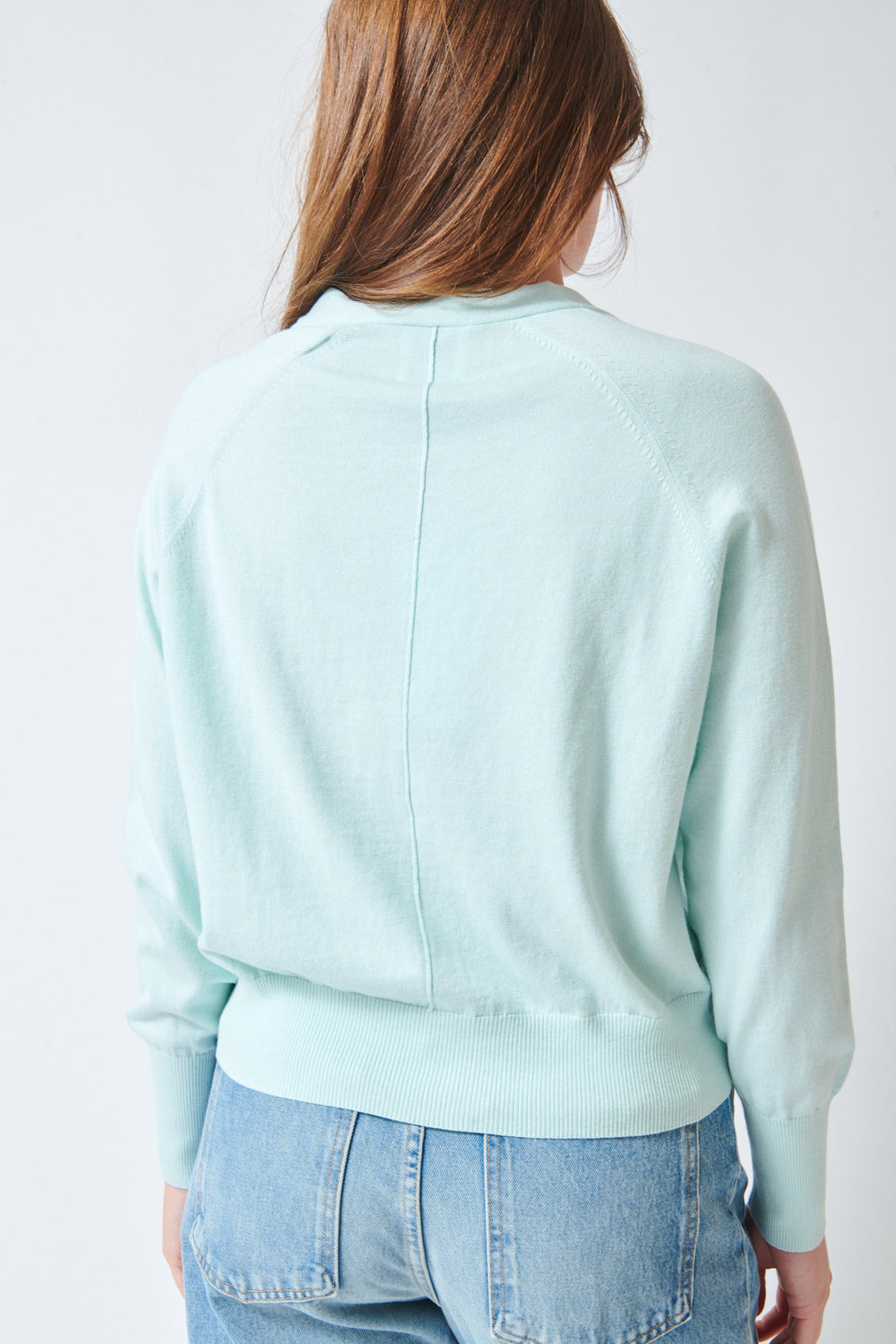 Julia wearing Allude Touch On Cotton Silk Cashmere V Cardigan Flower Milk rear view