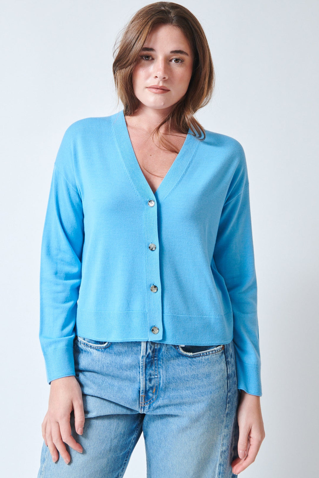Julia wearing Allude Touch On Wool V Cardigan Sky front view