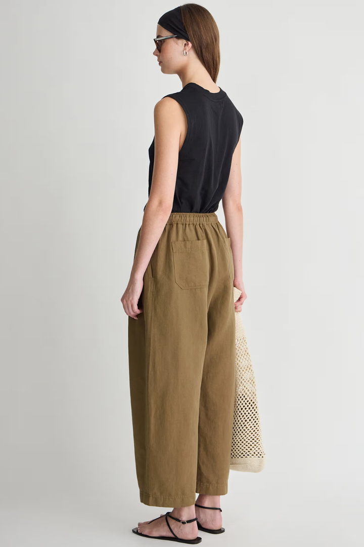 Model wearing Apiece Apart Everyday Pull On Pant rear view