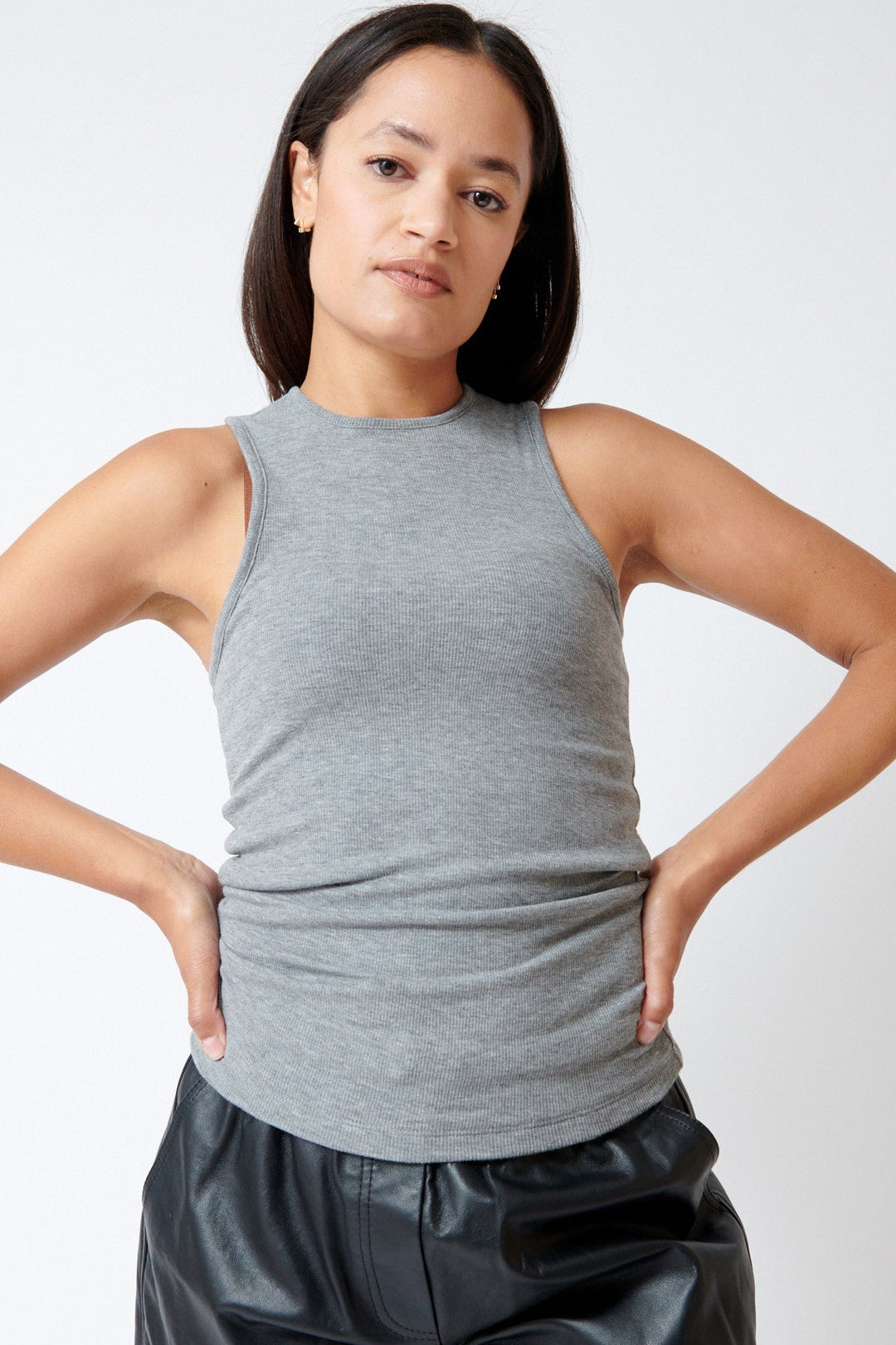 Amanda wearing ATM Anthony Thomas Melillo Super Soft Modal Spandex Fine Rib Tank Top Medium Heather Grey front view