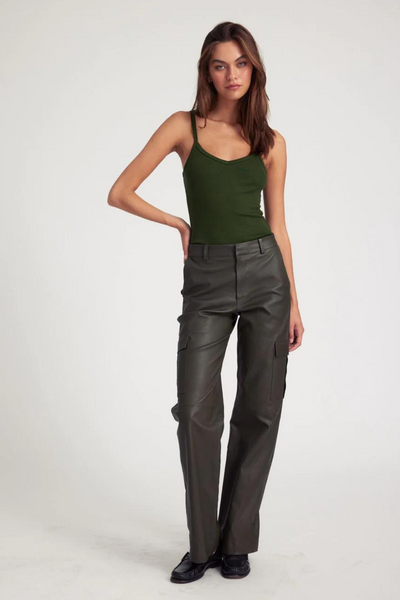 Model wearing SPRWMN Baggy Lowrise Cargo Pants front view