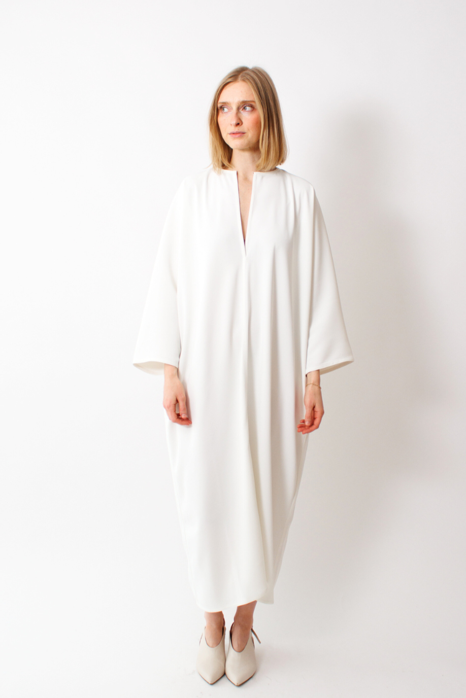 Madi wearing Sofie D'Hoore Dakar Kimono Dress front view