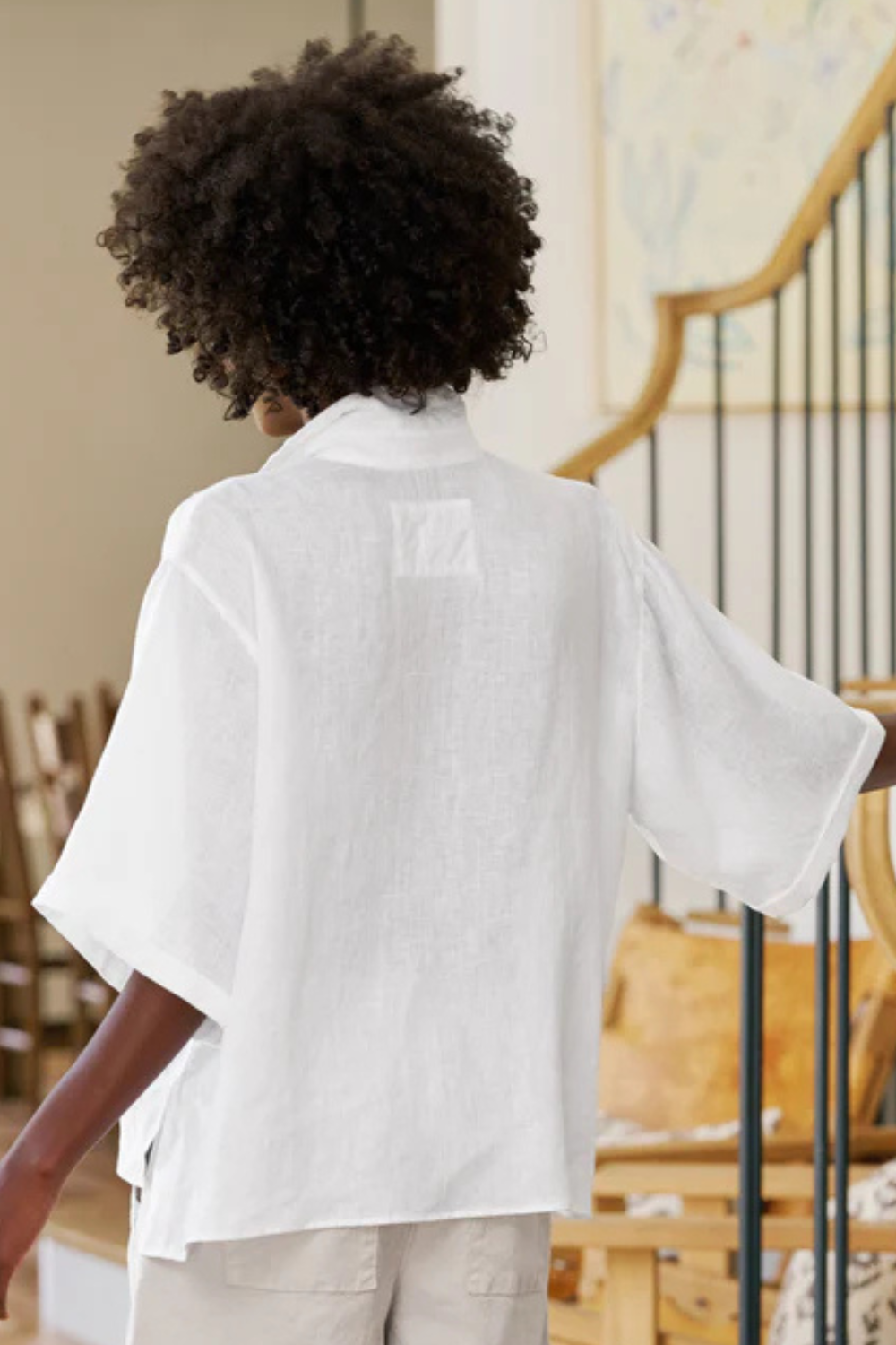 Model wearing Frank & Eileen Rosie Short Sleeve Button Up rear view