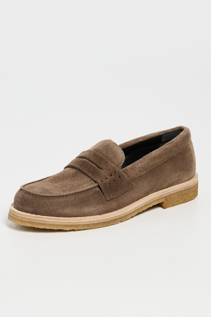 Flat lay of Golden Goose Jerry Loafer New Tongue front view