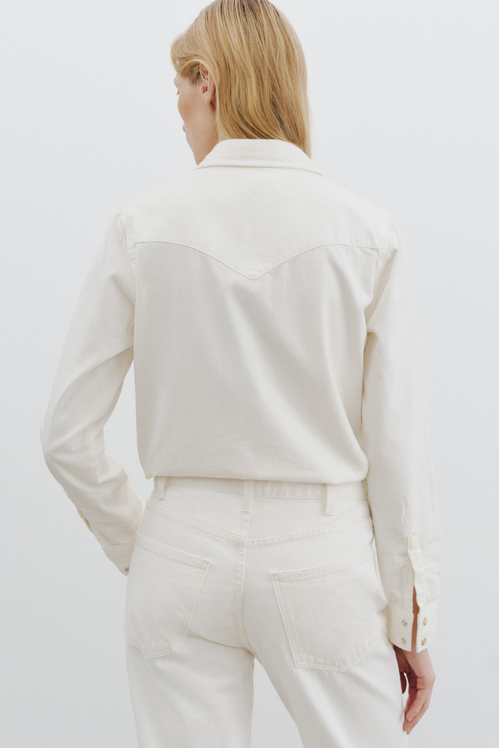 Model wearing Nili Lotan Travis Shirt rear view